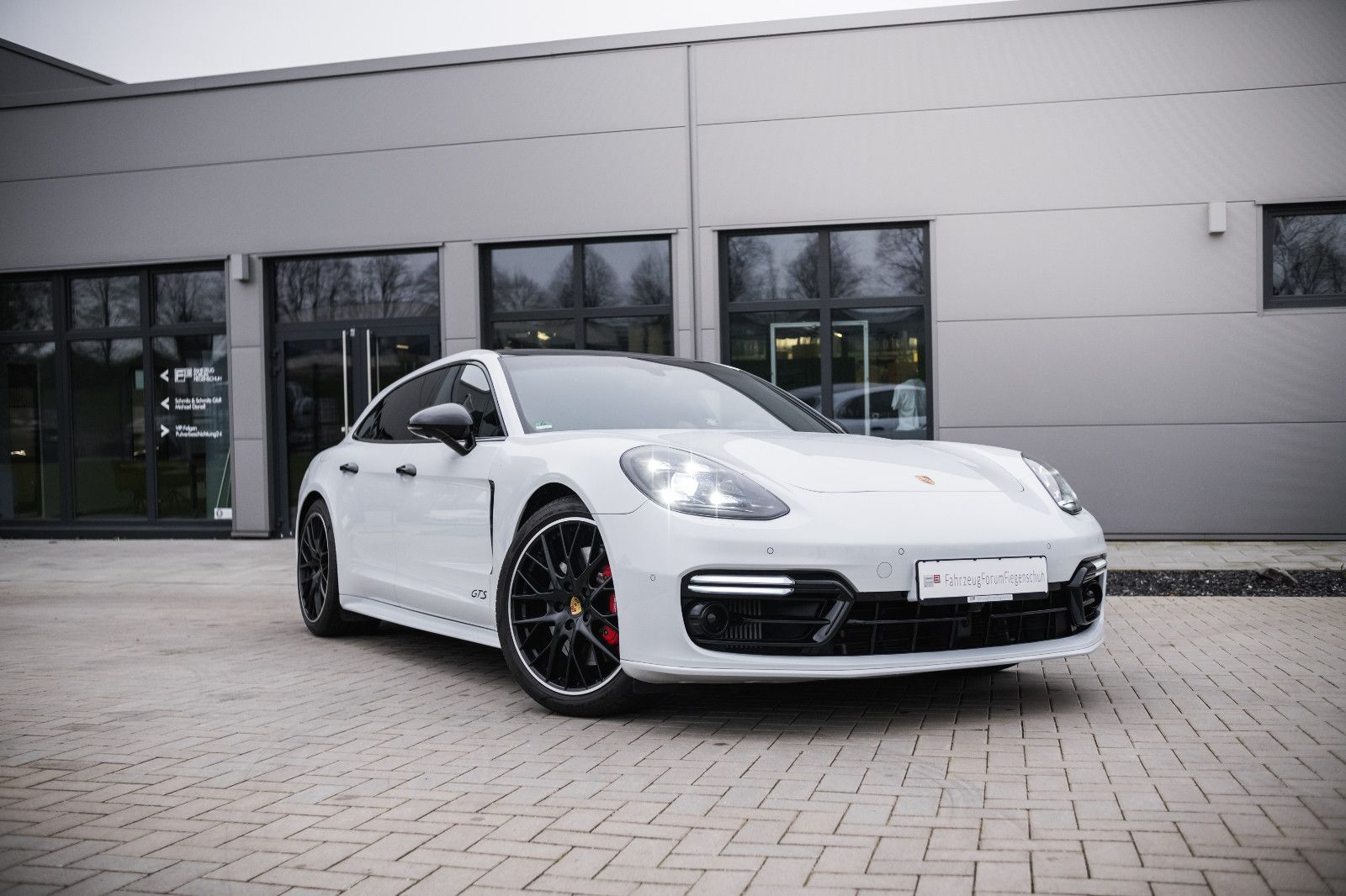 Fahrzeugabbildung Porsche Panamera Sport Turismo GTS-Approved-BOSE-Pano-21