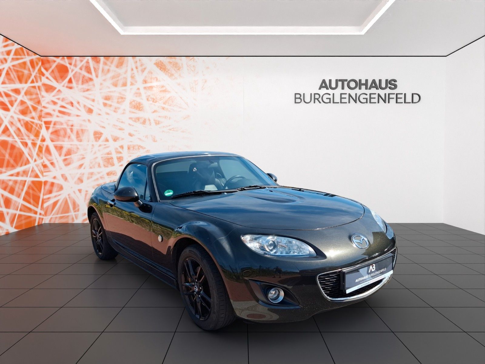 Fahrzeugabbildung Mazda MX-5 1.8 Center-Line Roadster Coupe