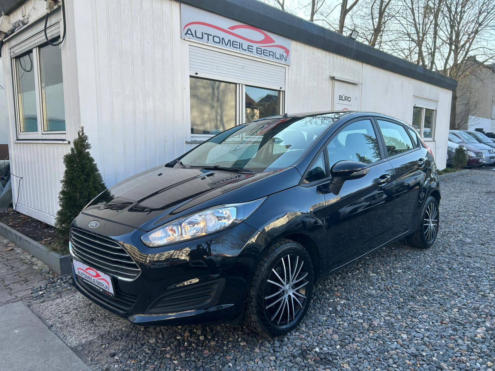 Ford Fiesta 1,25 "ZAHNRIEMEN NEU/SITZHEIZUNG/PDC/TÜV"