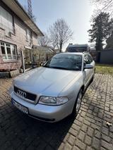 Audi A4 1.8 Auto Avant - - Audi A4 aus 2000: Kombi