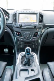Fahrzeugabbildung Opel Insignia A Sports Tourer OPC 4x4 STANDH.|BOSE