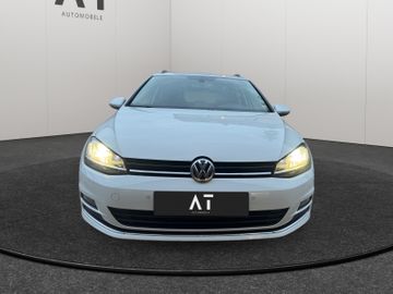 Volkswagen Golf - 8
