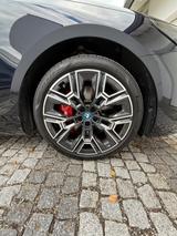BMW i5 eDrive40 M Sport Pro Pano AHK DA Pro HK 20 - BMW i5: Standheizung