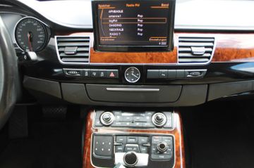 Audi A8 - 12