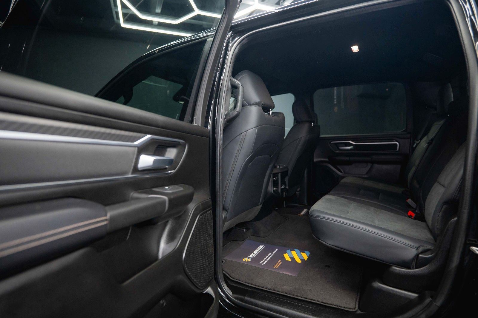 Fahrzeugabbildung Dodge RAM 3.0 MY 25 TWIN TURBO BLACK EDITION *LED*ACC*