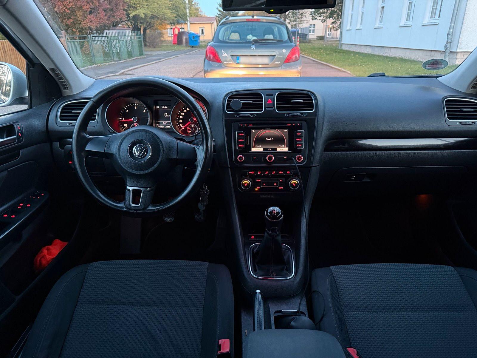Volkswagen Golf 2011 — photo 8