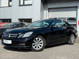 Mercedes-Benz E 200 E -Klasse Coupe CGI*Navi*SHZ*PDC*Xenon - Mercedes-Benz aus 2011: Coupé