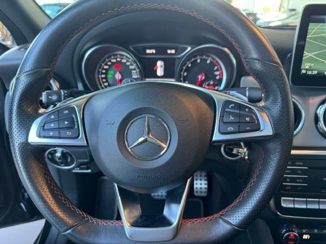 Fahrzeugabbildung Mercedes-Benz GLA 250 4Matic AMG PANO KAM LED NAVI