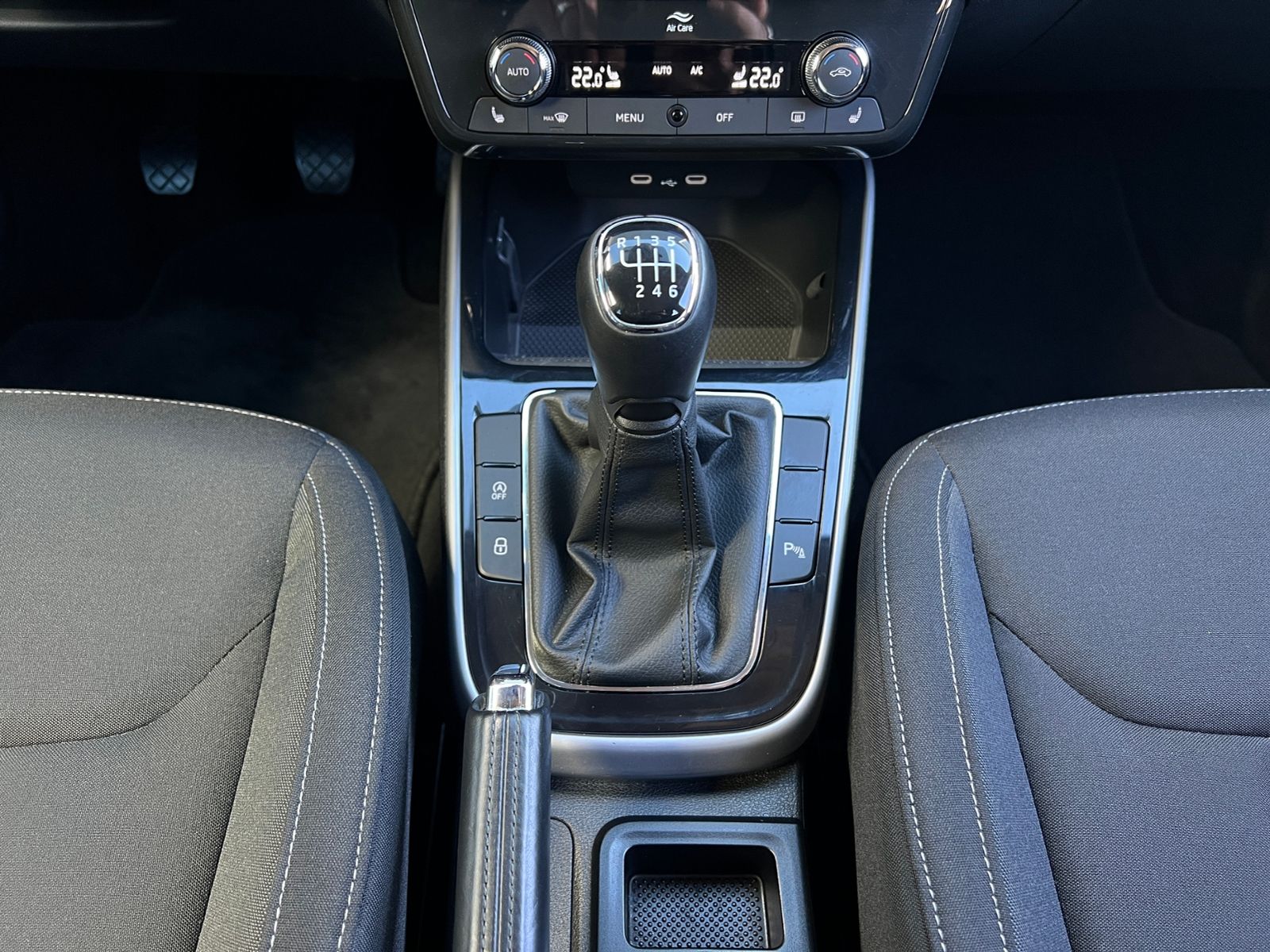 Fahrzeugabbildung SKODA Fabia Style 1.0 TSI *AHK, ACC, LED, Navi*