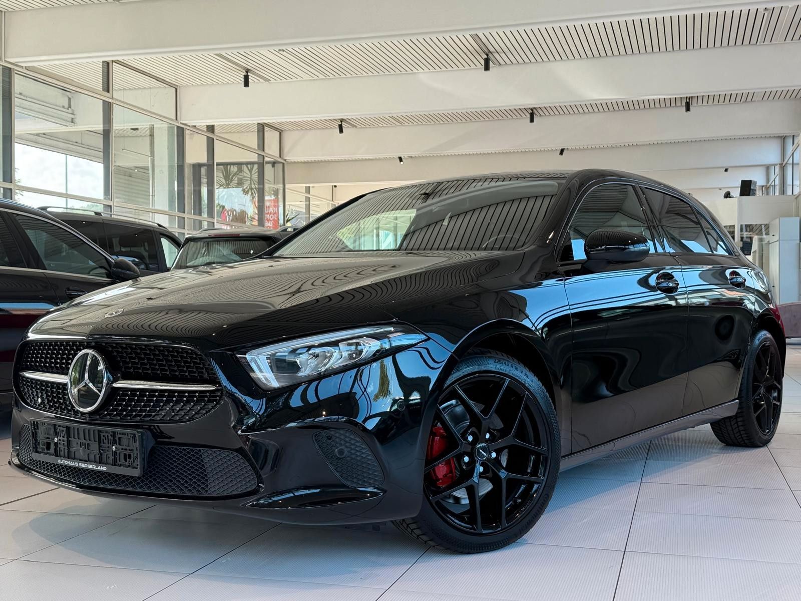 Mercedes-Benz A 200 Navi Leder Ambiente 18-Zoll Kamera foto 2