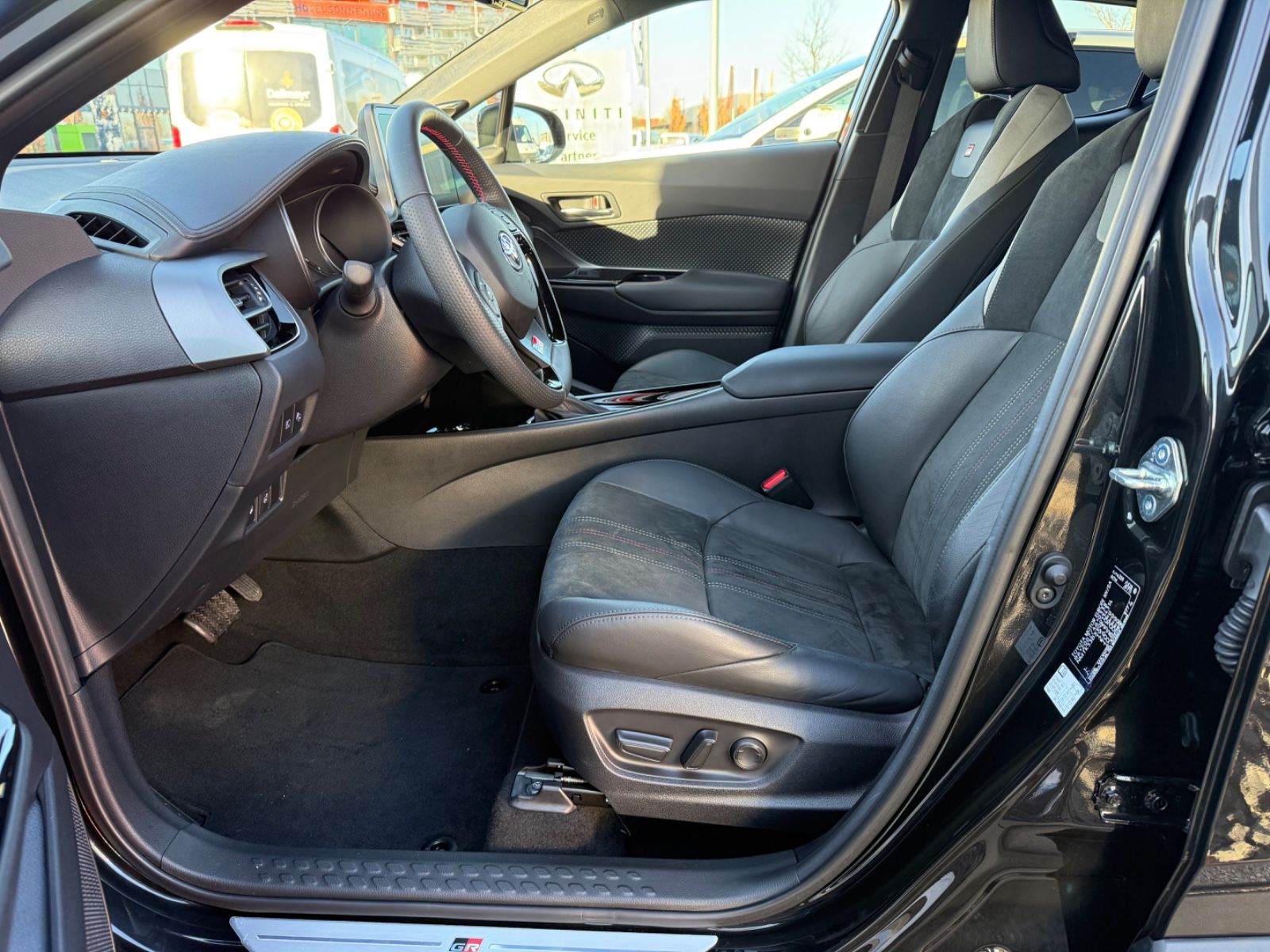 Fahrzeugabbildung Toyota C-HR Hybrid GR Sp.Black Edition-nur13.500km