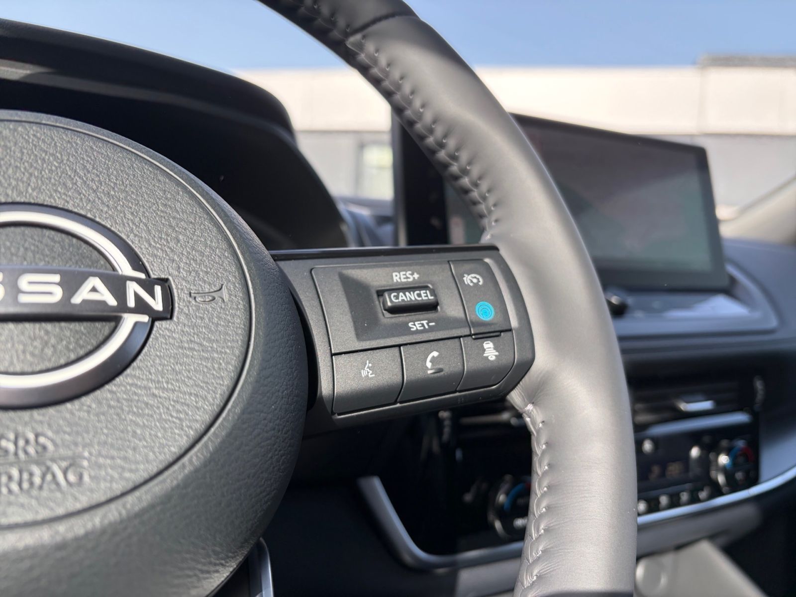 Fahrzeugabbildung Nissan Qashqai 1.5 VC-T N-Connecta e-Power*Navi*SHZ*360