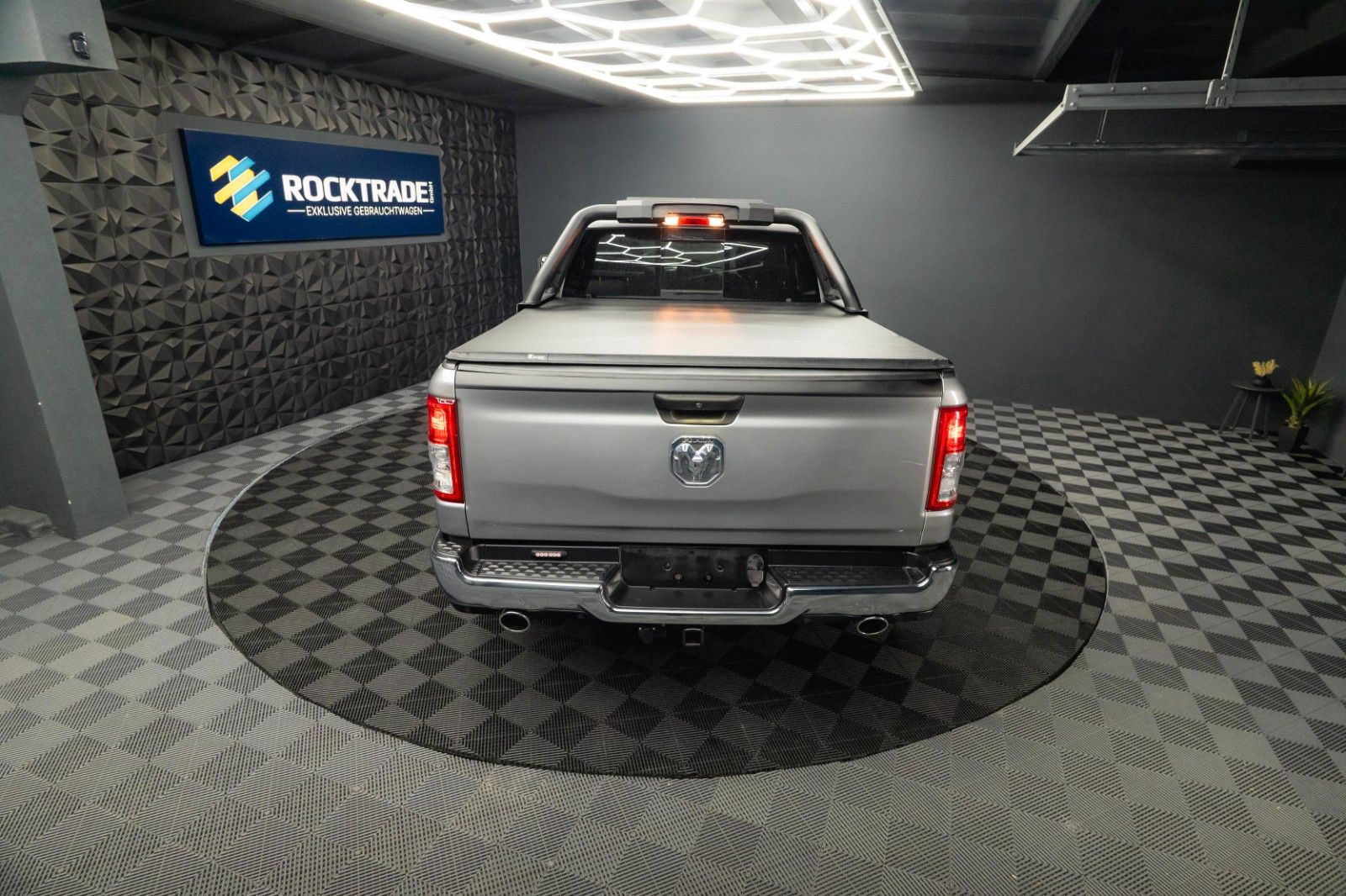 Fahrzeugabbildung Dodge RAM 5.7 V8 HEMI 4x4 OFFROAD Bodylift LONGBED LED