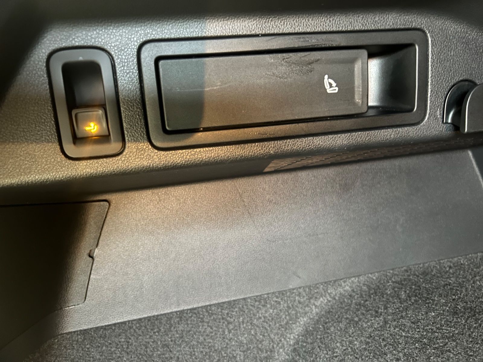 Fahrzeugabbildung Volkswagen Tiguan Highline DSG 4Motion R LINE VIRTUAL*PANO*