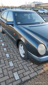 Mercedes-Benz E290 Mercedes TD ,Top Zustand PL Kennzeichen. - Mercedes-Benz E 290 mit Diesel-Antrieb