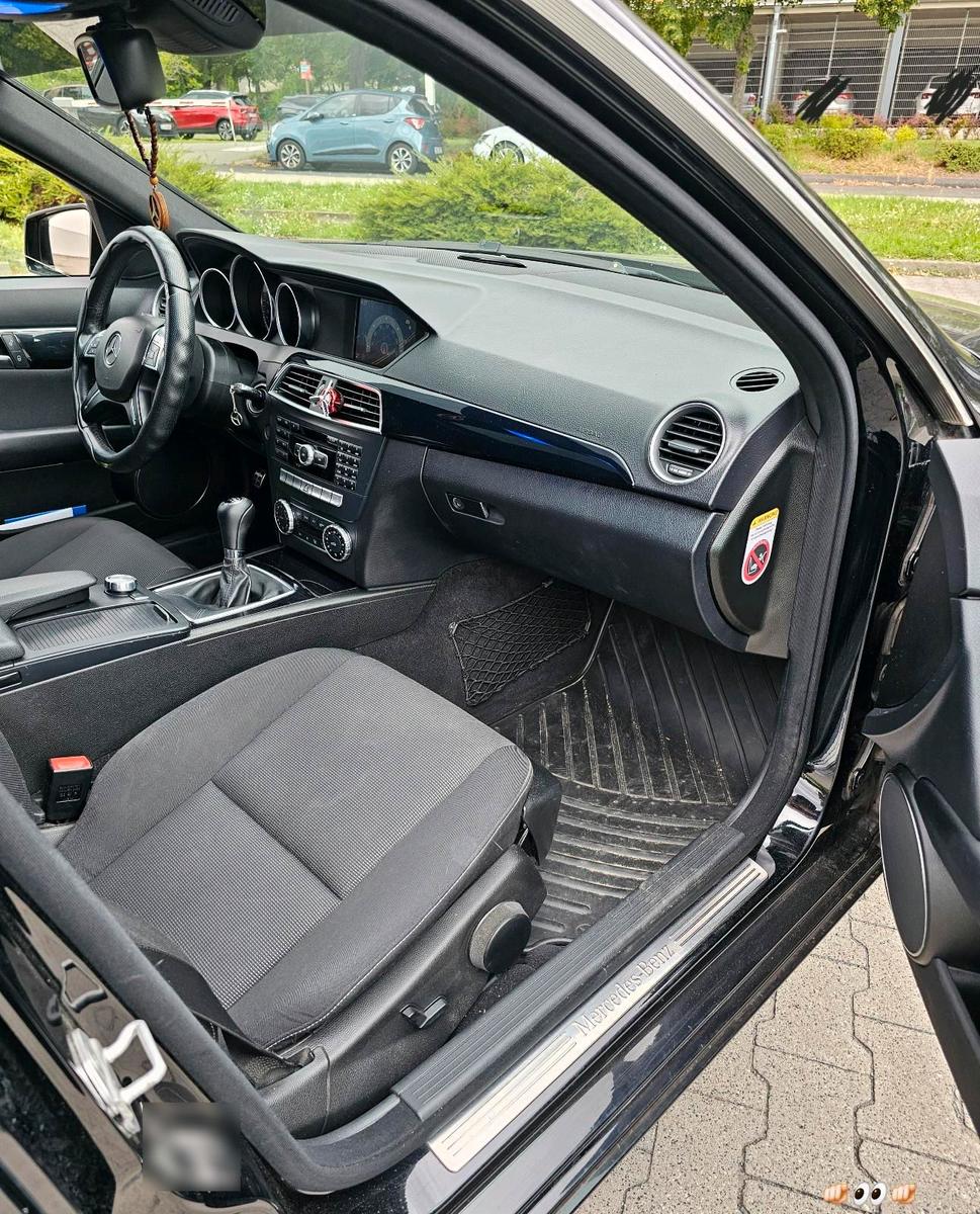 Mercedes-Benz C180 2011 — photo 9