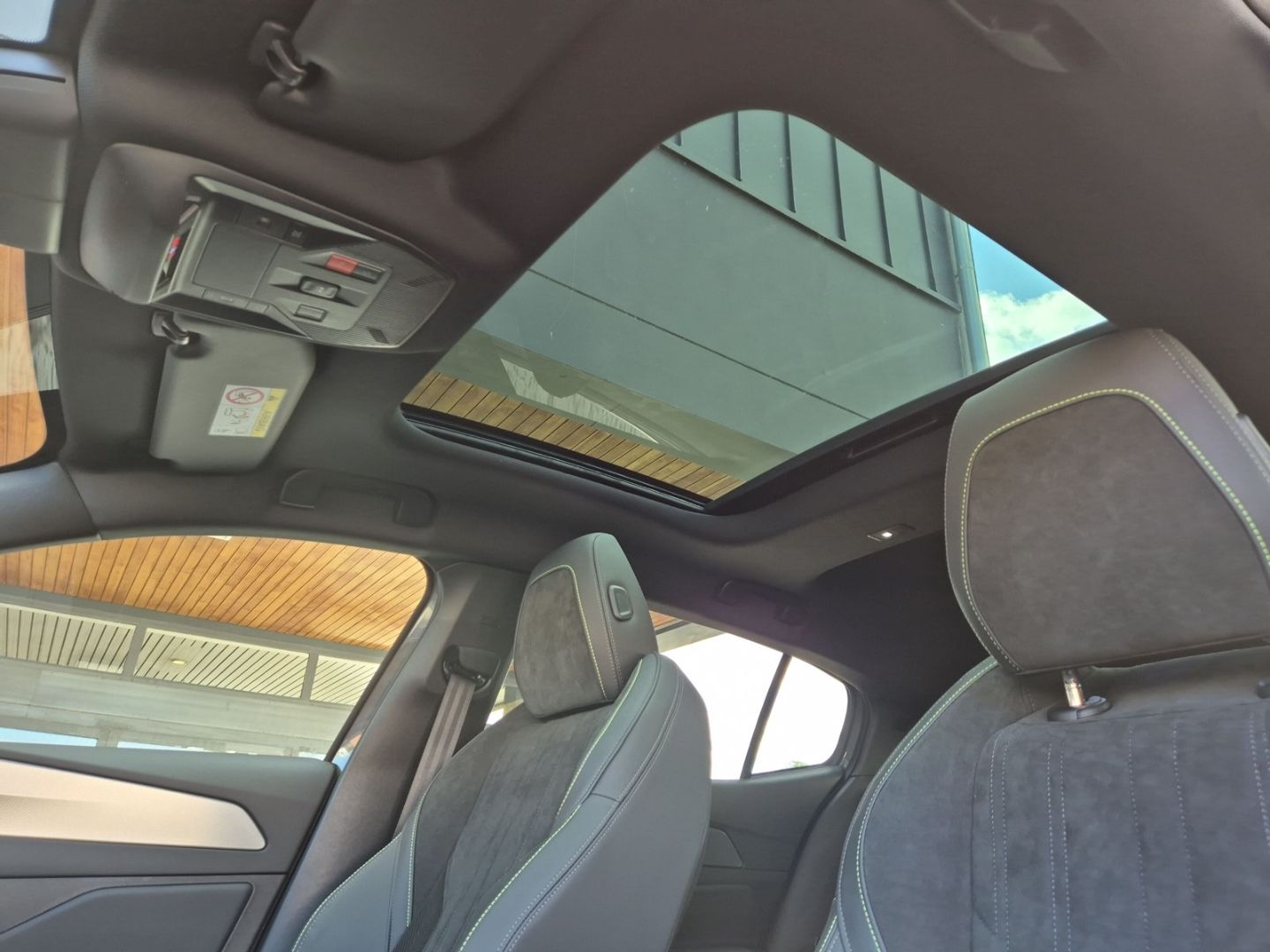 Peugeot 408 - Bild 21