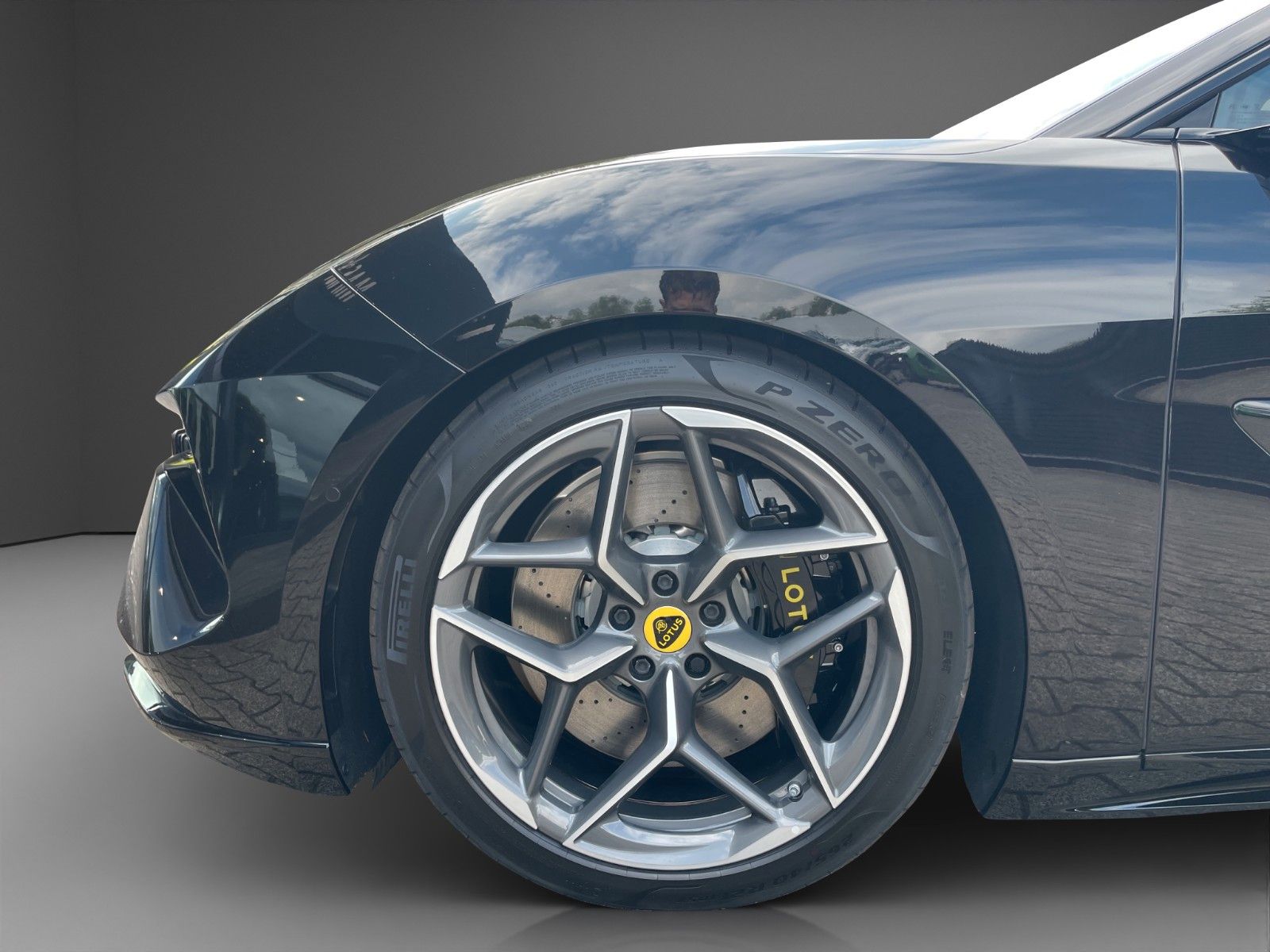 Fahrzeugabbildung Lotus Emeya 600 Sport SE Innen Gold Carbon Sitzschalen