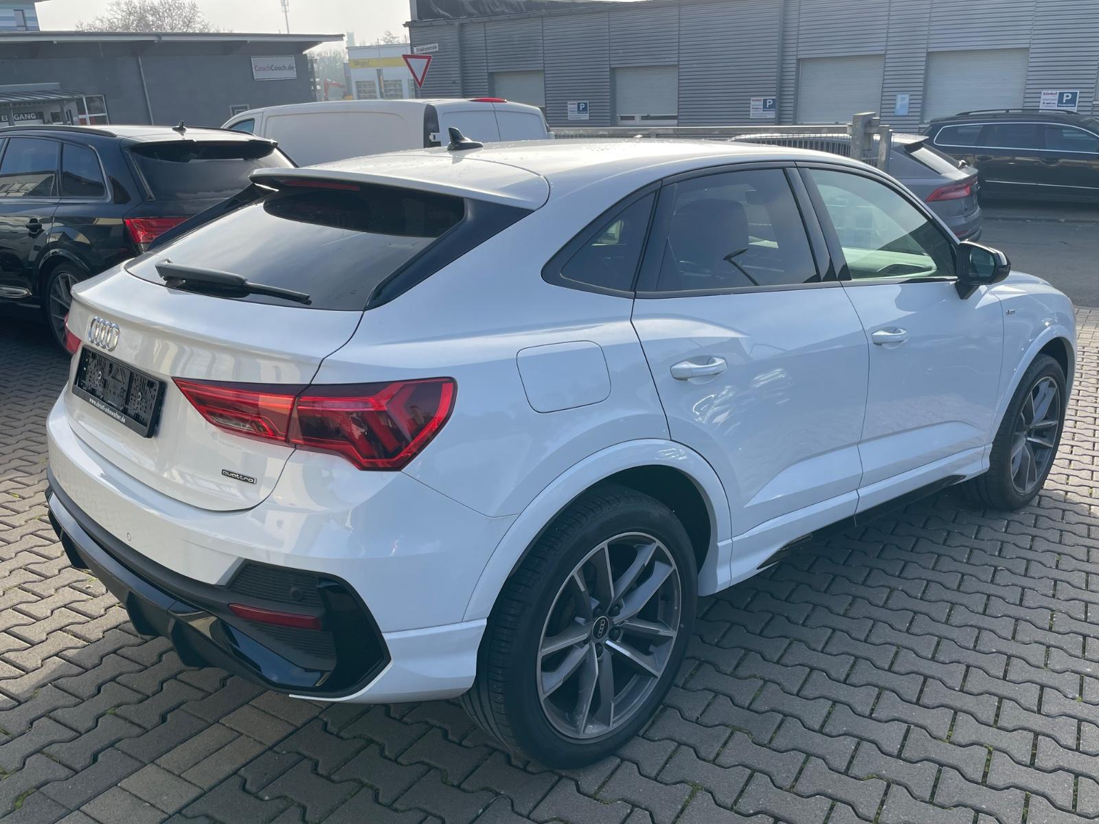 Audi Q3 40 TDI Sportback S-line-Pano-Navi-Kamera