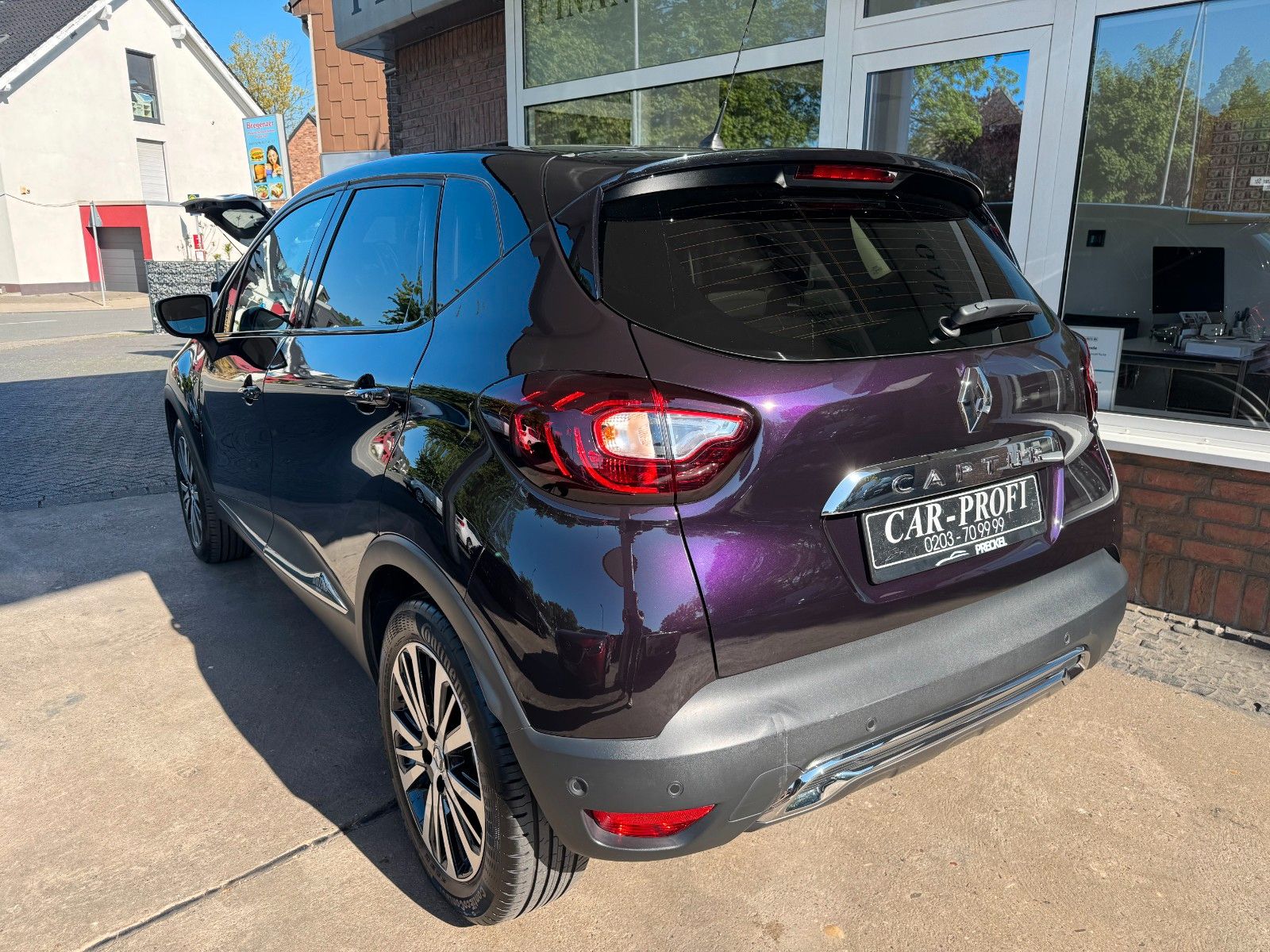 Fahrzeugabbildung Renault Captur Initiale Paris Navi/Leder/Kamera/21Tkm