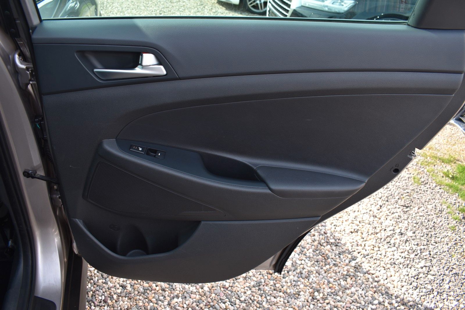 Fahrzeugabbildung Hyundai Tucson Style 2WD Panorama Dach Bluetooth Schaltr