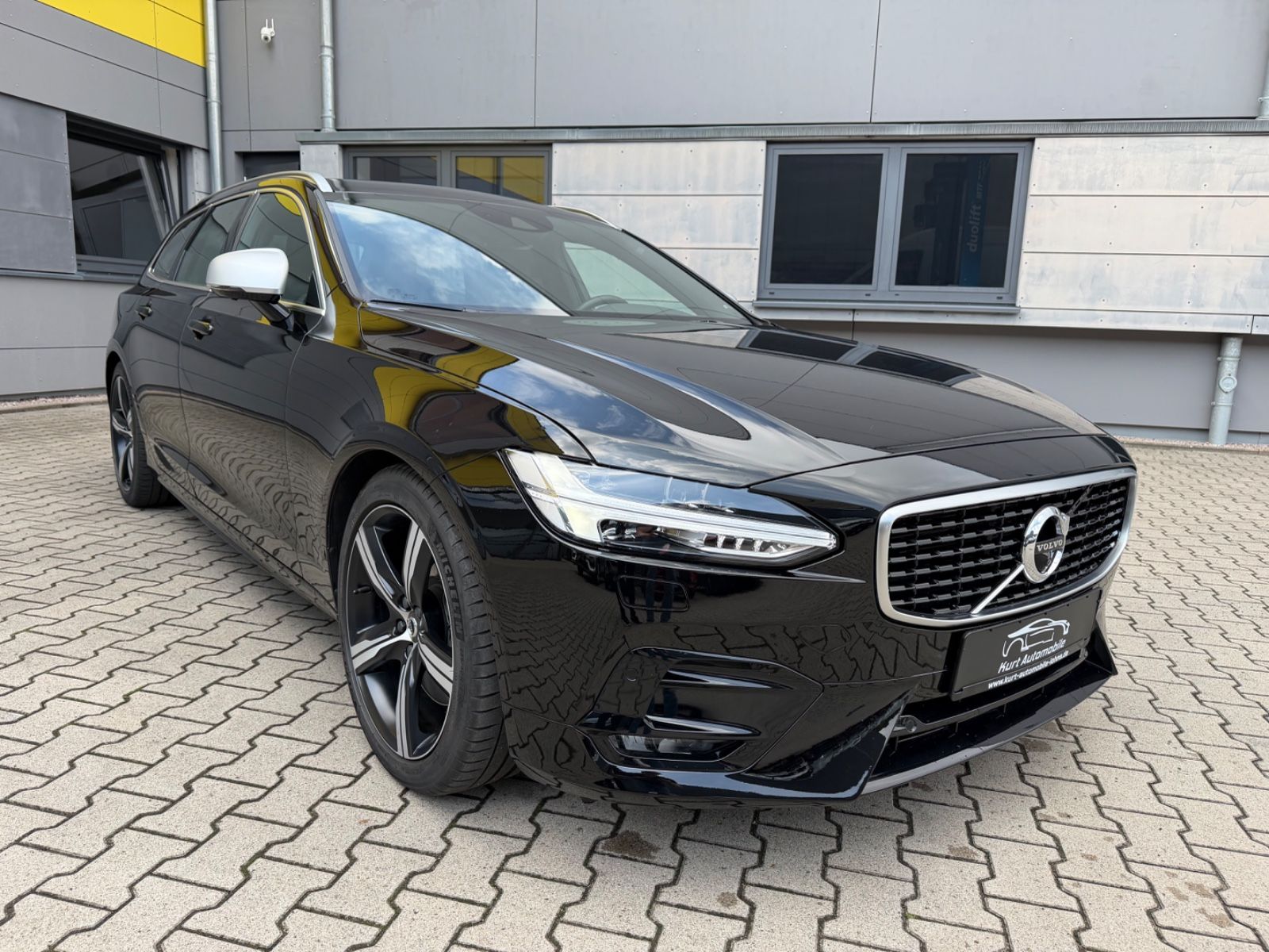 Volvo V90 Kombi R Design AWD/ALLRAD/SPORTPAK*/PANO/KAM foto 9