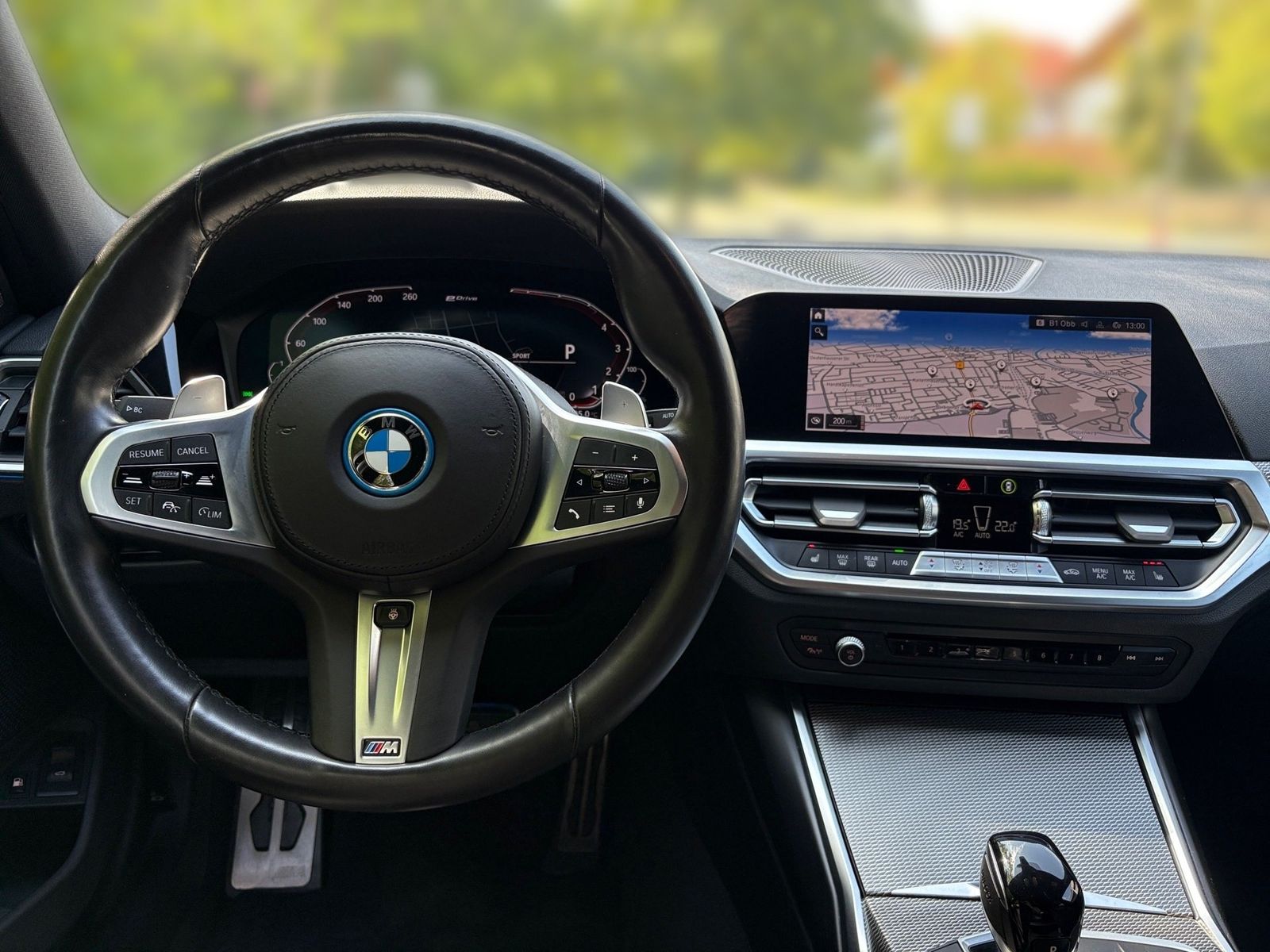 BMW 330e xDrive Touring M Sport HUD Laser ACC AHK imagem 3