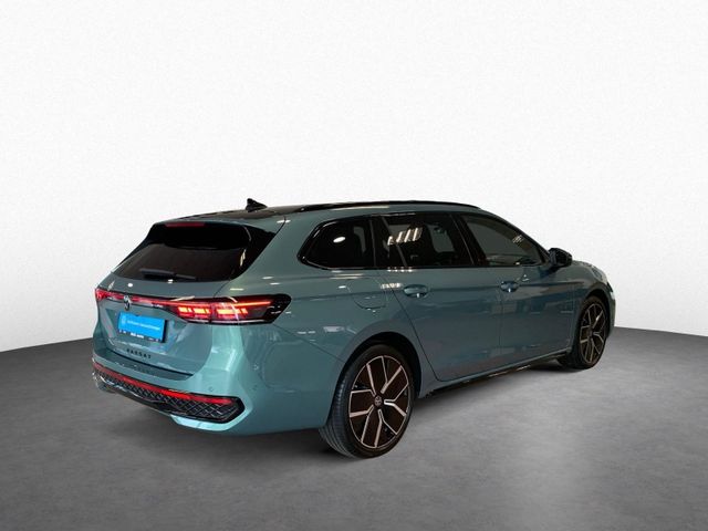 Passat Variant 1.5 eTSI DSG R-LINE IQ.LIGHT+AHK+