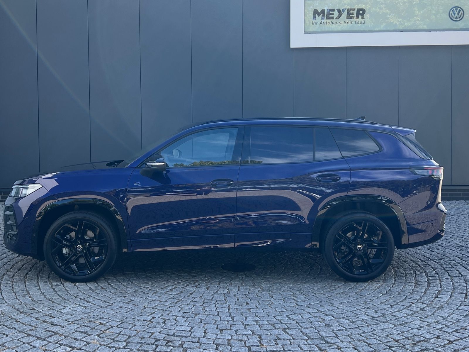 Fahrzeugabbildung Volkswagen Tayron R-Line 2.0 TDI DSG 4MOTION *Panorama, Bla