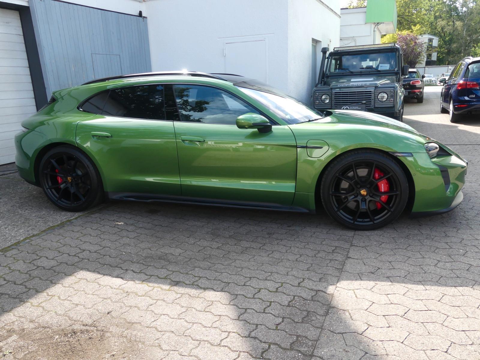PORSCHE TAYCAN SPORT TURISMO GTS 598ch - 4X4 - TOIT PANORAMIQUE - SONORISATION BOSE - JANTES 21 POUCES - SIÈGES CHAUFFANTS