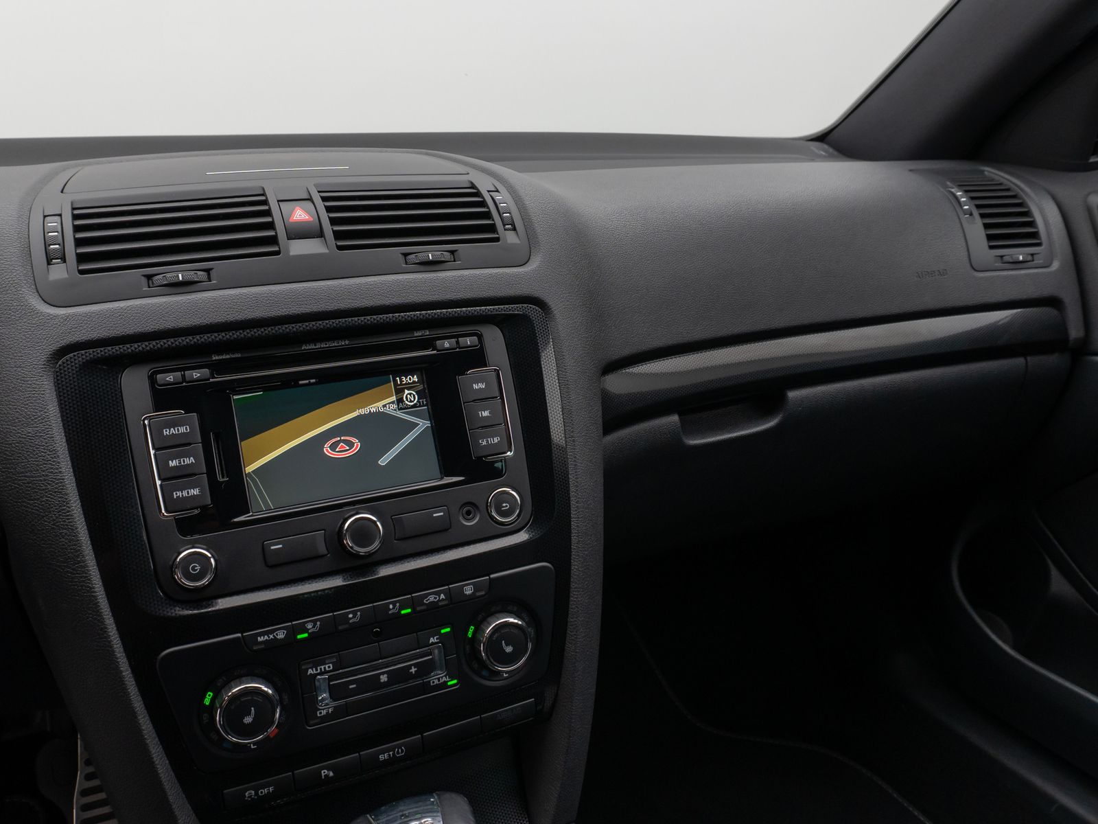 Fahrzeugabbildung SKODA Octavia Combi RS Xenon PDC Navi Sport