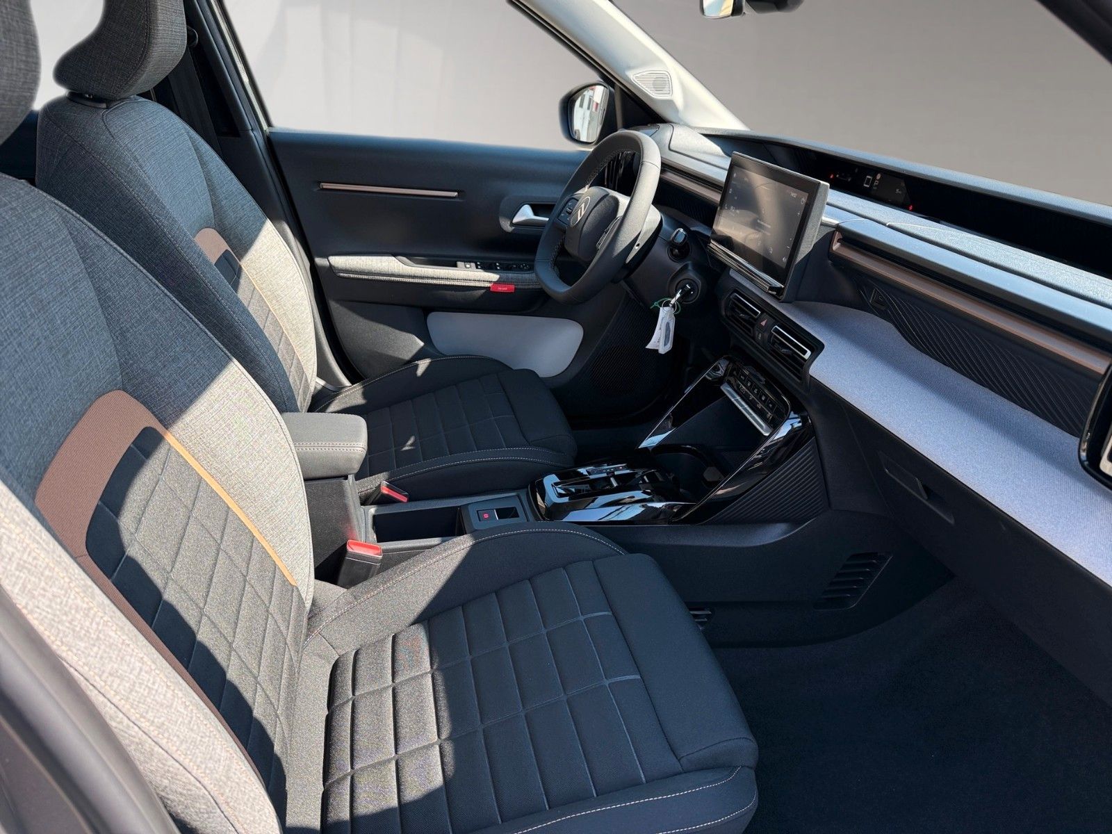 Fahrzeugabbildung Citroën C3 Aircross Hybrid 145 PLUS*Ganzjahresreifen