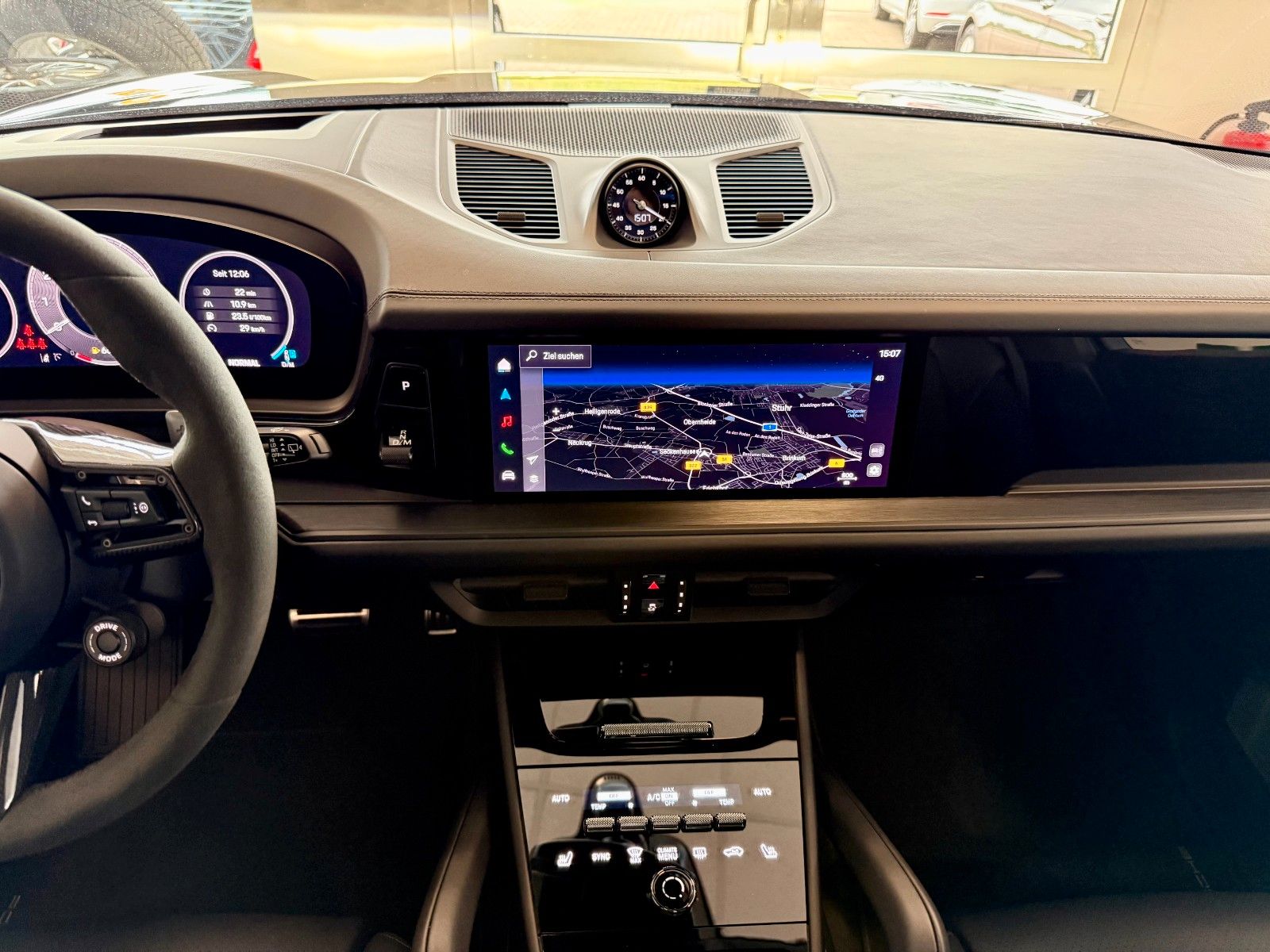 Fahrzeugabbildung Porsche Cayenne GTS PTS-Farbe/CarbonDesign/HUD/Burmester
