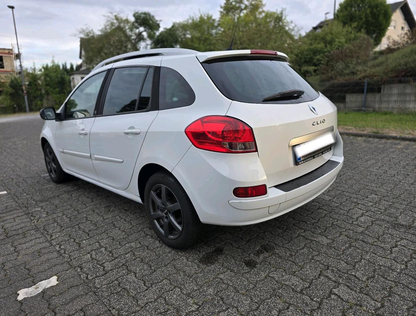 Renault Clio 2010 — engine 101 HP (74kW)