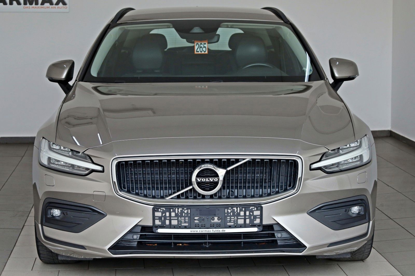 Fahrzeugabbildung Volvo V60 Momentum, T.Leder,Navi,LED,SH,PDC,AHK