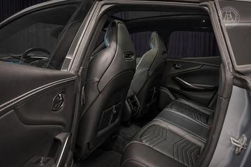 صورة 10 لـ 2021 Aston Martin DBX