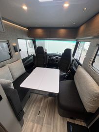 Niesmann + Bischoff iSmove 6.9 E 