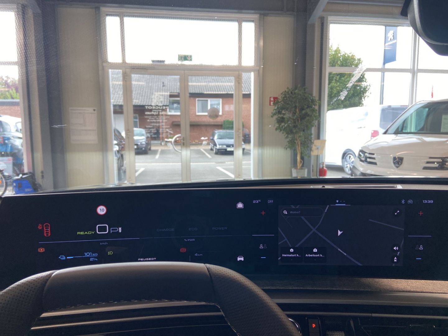 Fahrzeugabbildung Peugeot 3008 GT Elektro 210 Navi Soundsystem ACC CarPlay