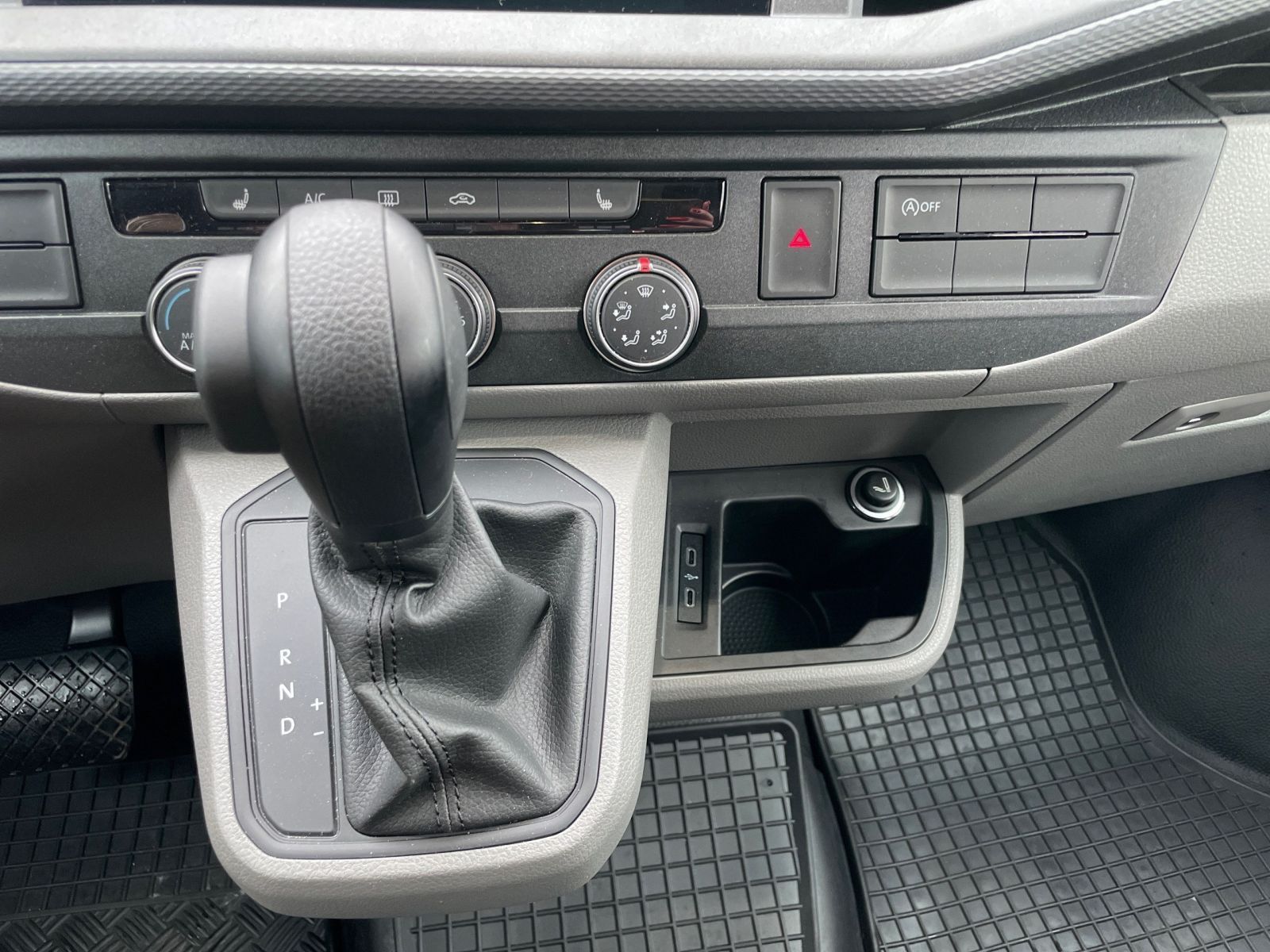 Volkswagen T6 Kombi - Bild 11