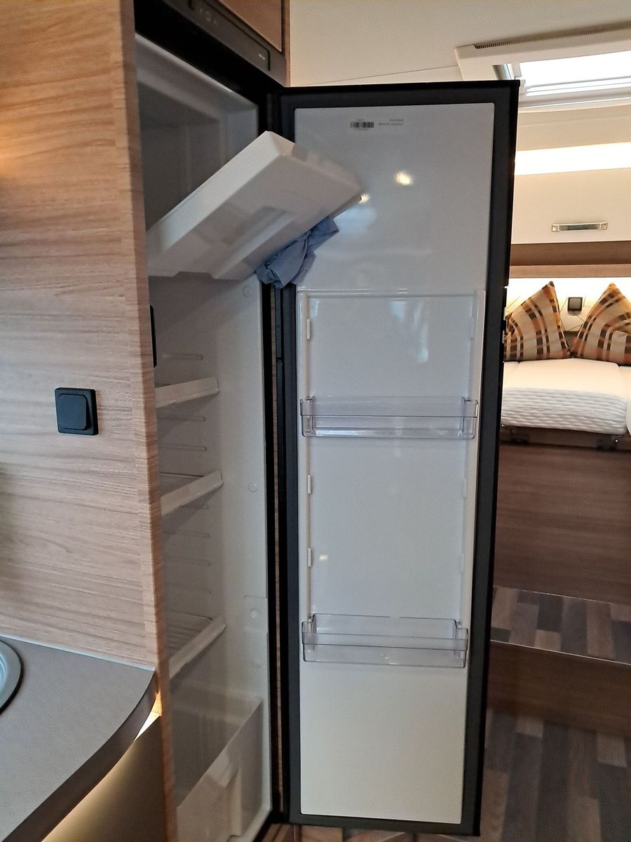 Fahrzeugabbildung Weinsberg CaraCompact Suite MB EDITION PEPPER 640 MEG AHK