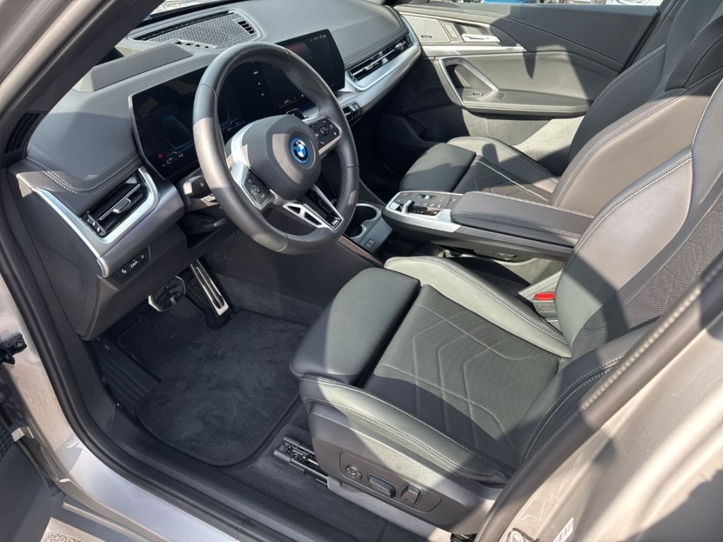 BMW X1 xDrive 30e M Sportpaket AHK Pano ACC HUD Harm foto 11