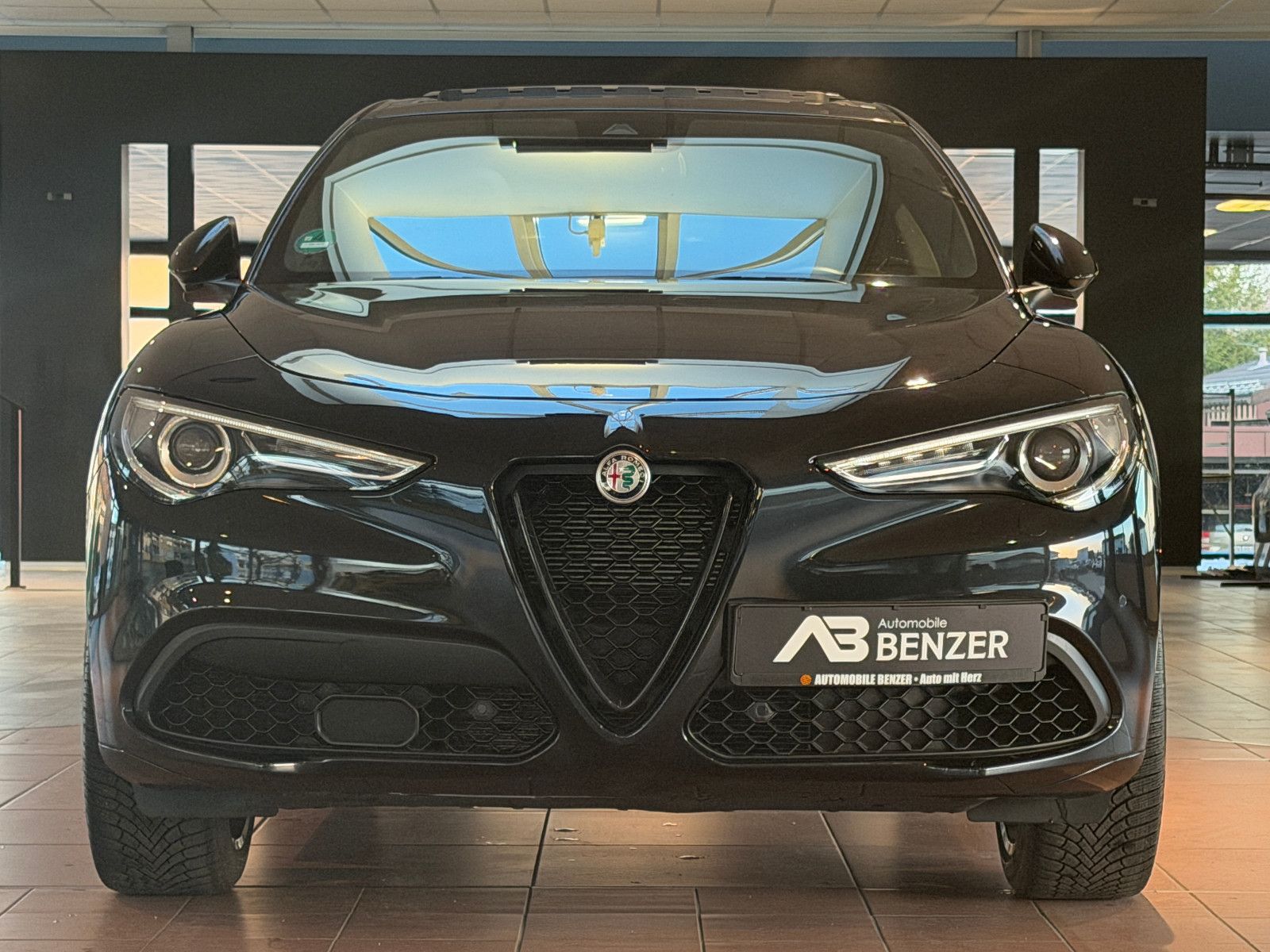 Fahrzeugabbildung Alfa Romeo Stelvio Veloce Q4/PANORAMA/H&K-SOUND/21''ZOLL