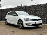 Volkswagen Golf GTE*SchiebeDach*DAB*Kamera*SHZ*Navi*AHK - mit Hybrid-Antrieb: Plug-In Hybrid, Kombi