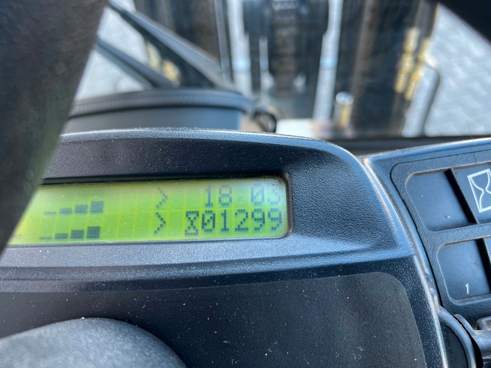 Fahrzeugabbildung Hyster H1.6 FT / Verstellgerät / HH: 4.45m / nur 1.299h