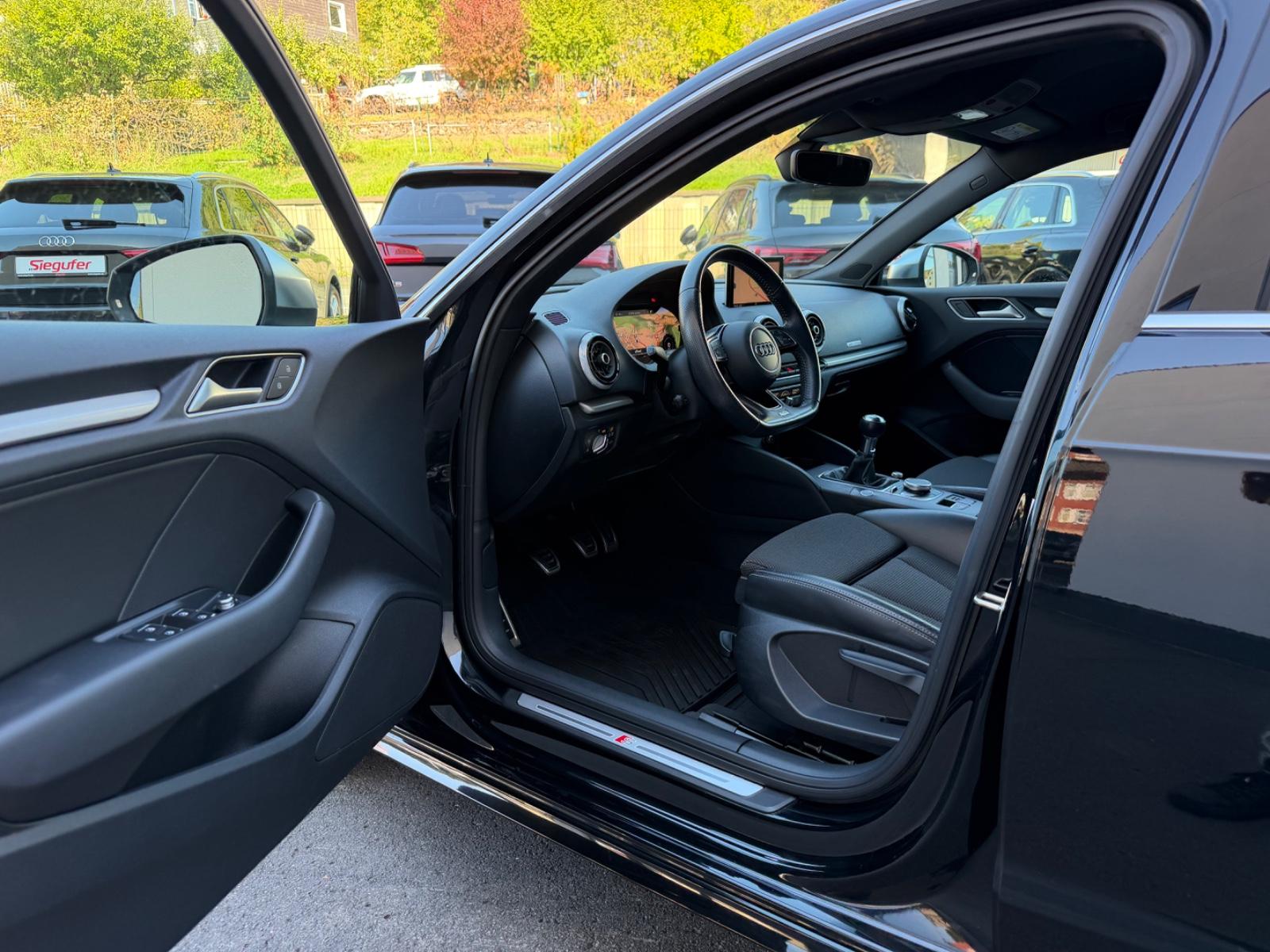 Audi A3 Sportback 1.5 TFSI S line/Virtual Cockpit/LED