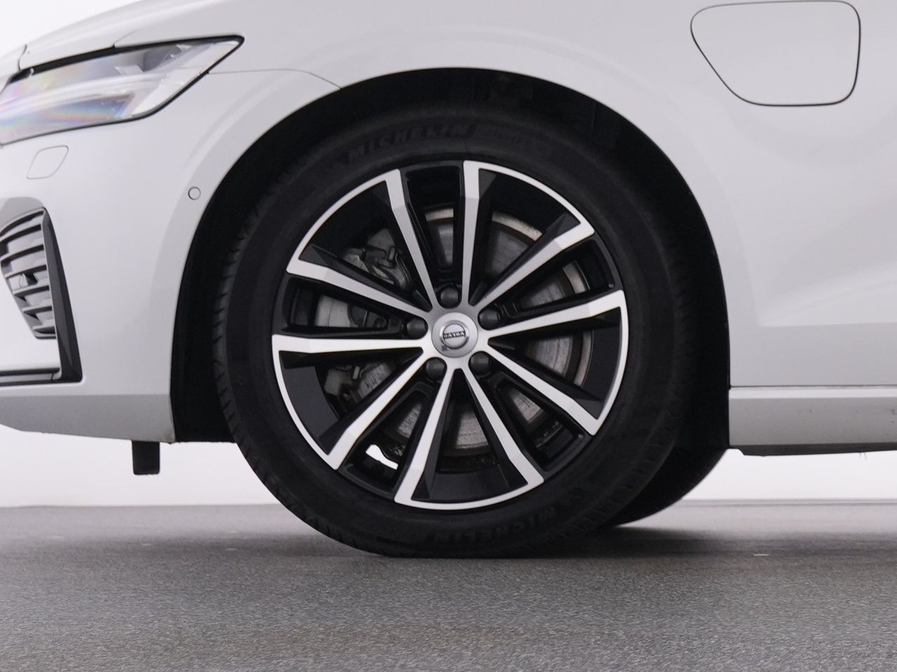Volvo V60 T8 Recharge Plus Dark+AHK+BP+STANDHZ+LM18 foto 20