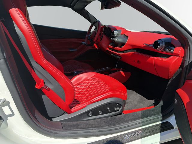 FERRARI F8 – Bild 10