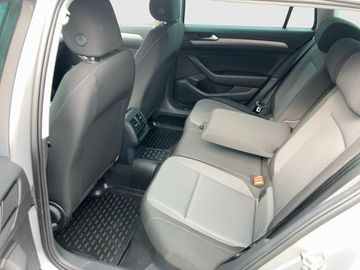 Volkswagen Passat Variant - 11