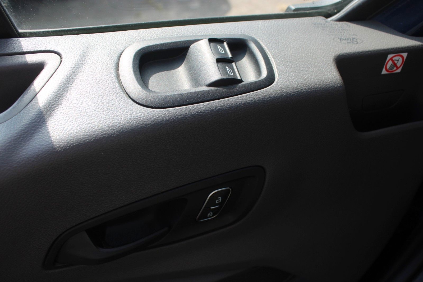 Fahrzeugabbildung Ford Transit 350 L3 H2 Kasten hoch lang KLIMA RFK AHK