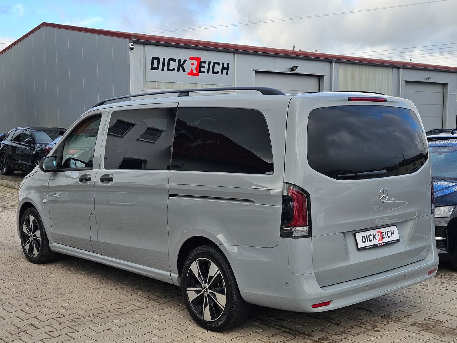 Fahrzeugabbildung Mercedes-Benz Vito 119 Tourer lang SELECT Sport LED*LEDER*AHK
